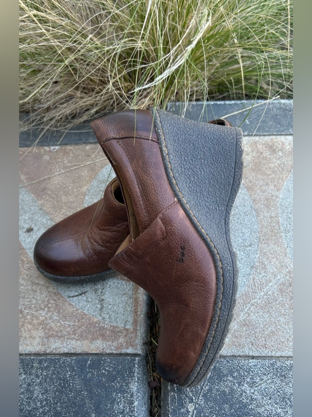 b.o.c. by Born wedge heel slip ons 8.5/40